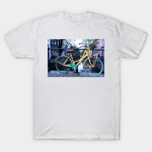 Yellow bicycle on Amsterdam bridge T-Shirt